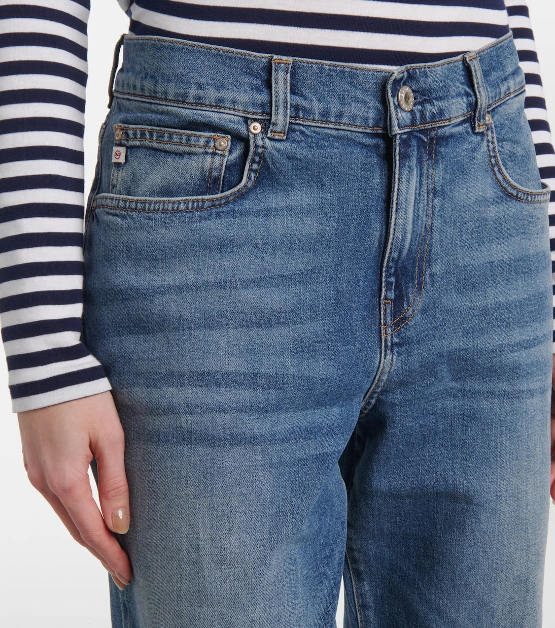 AG Jeans - بنطلون جينز بقصة مستقيمة وخصر مرتفع