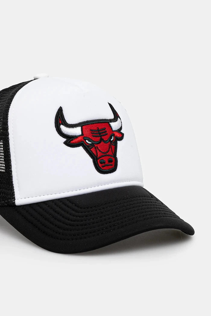 Шапка с козирка New Era NBA Flower Trucker Bulls