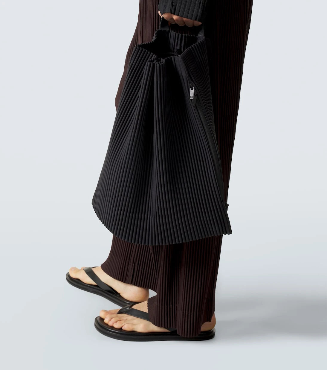 Homme Plissé Issey Miyake - Drawstring Pleats shoulder bag