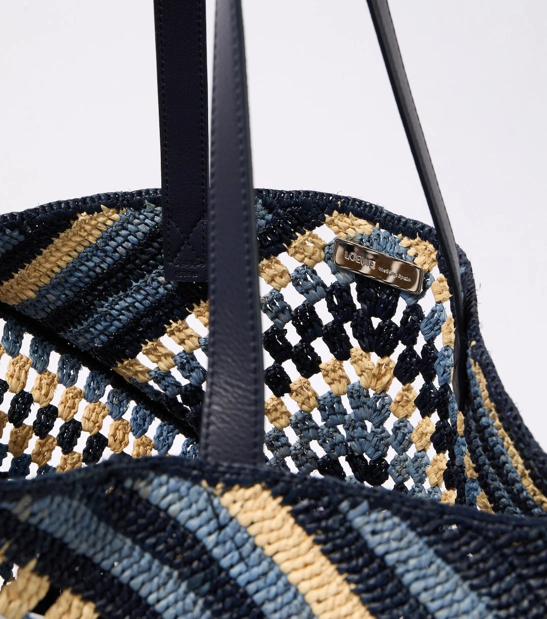 Loewe - حقيبة توت باولا إيبيزا بازل فولد XL