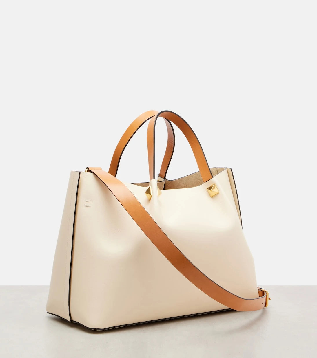 Valentino Garavani - VLogo Medium leather tote bag