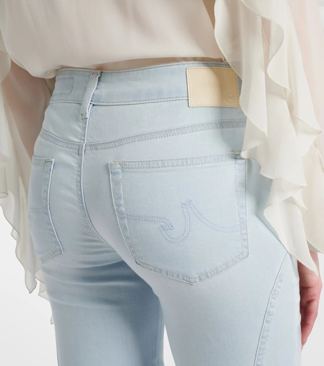 بنطلون جينز بخصر عالٍ وقصة واسعة من AG Jeans - إيبيزا