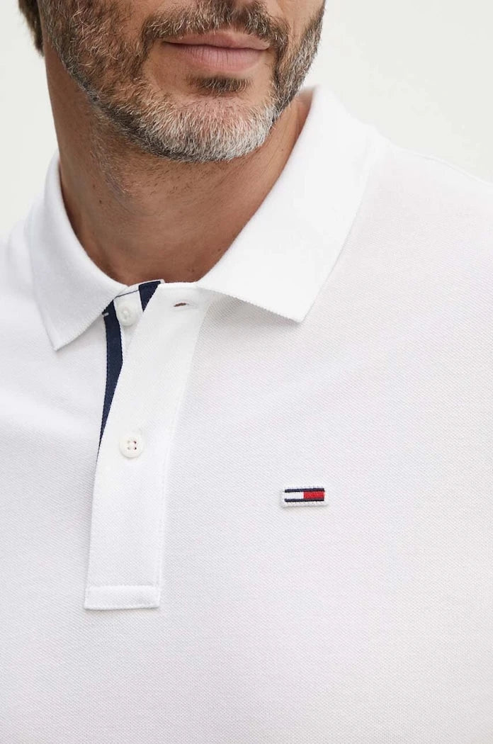 Памучна тениска с яка Tommy Jeans