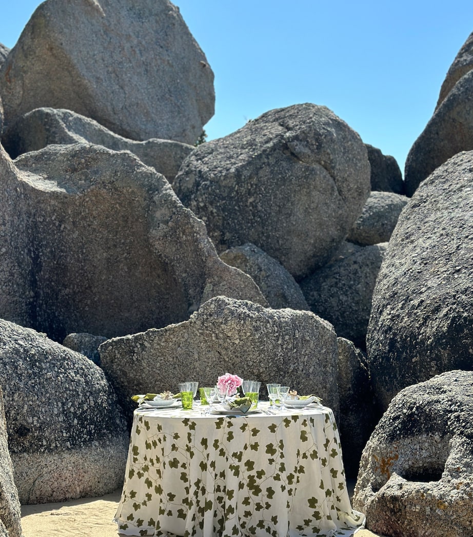 Summerill & Bishop Linen Ivy Round Tablecloth (260cm)