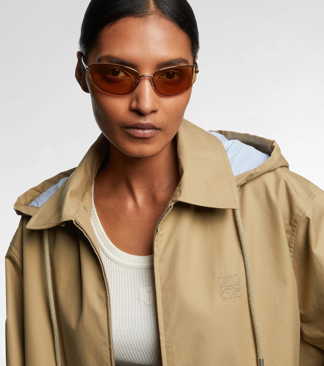 Loewe - نظارات شمسية بيضاوية مميزة