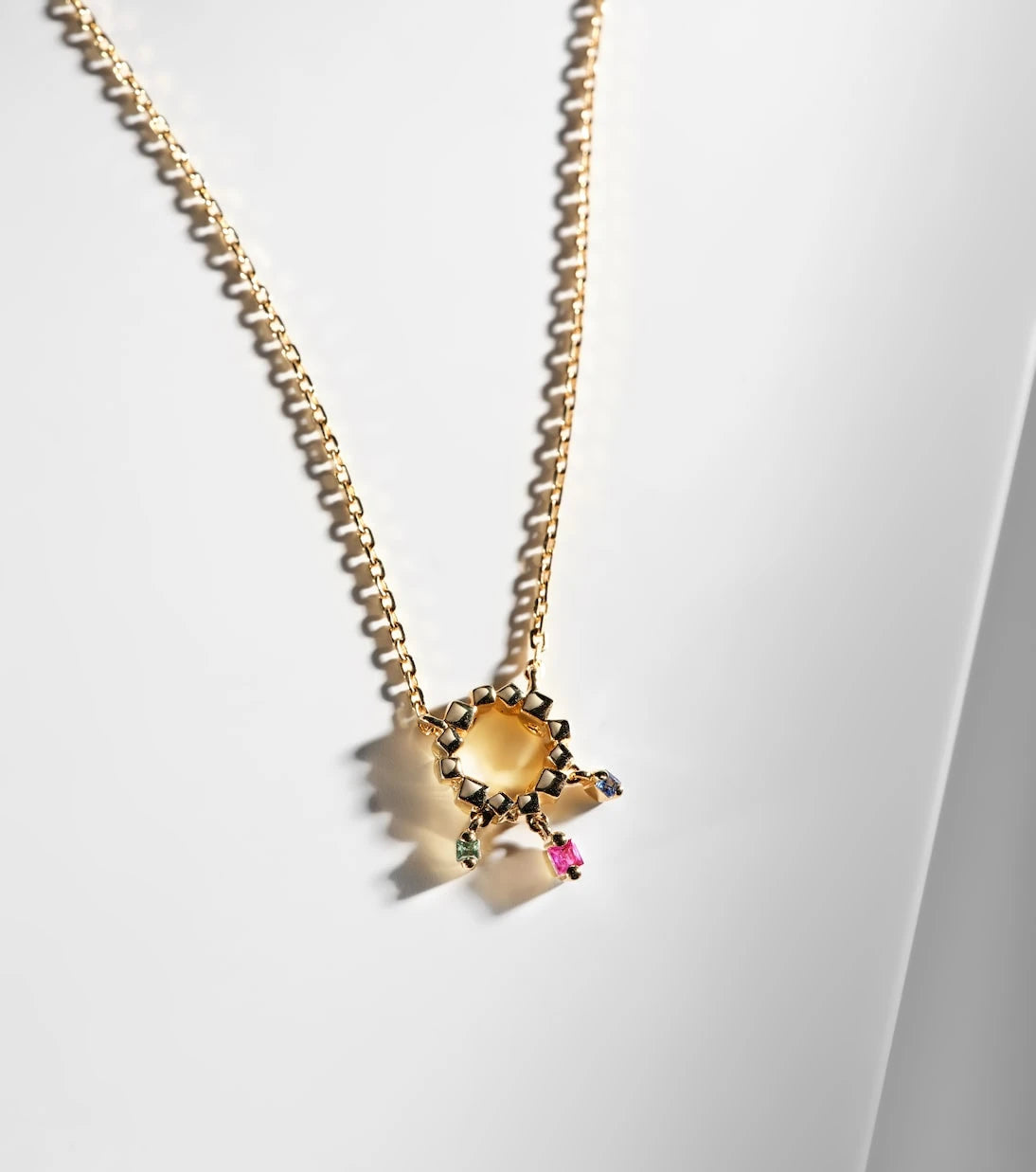 Suzanne Kalan - 18kt gold necklace with sapphires