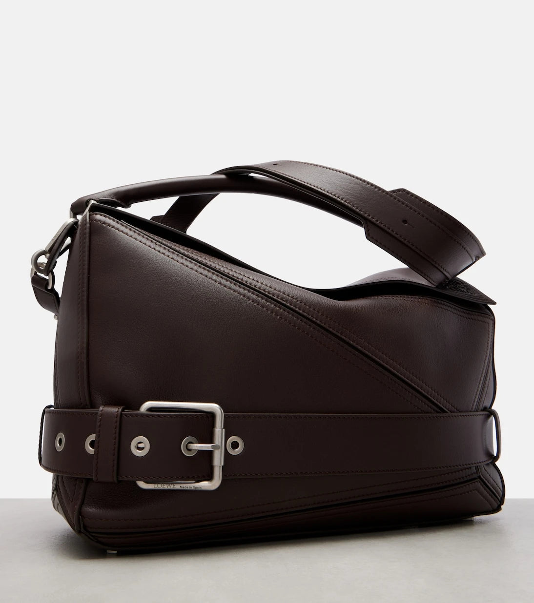 Loewe - حقيبة توتس بايكر لارج من الجلد بتصميم بازل
