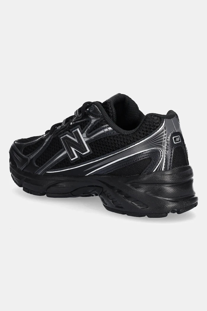 Маратонки New Balance 740