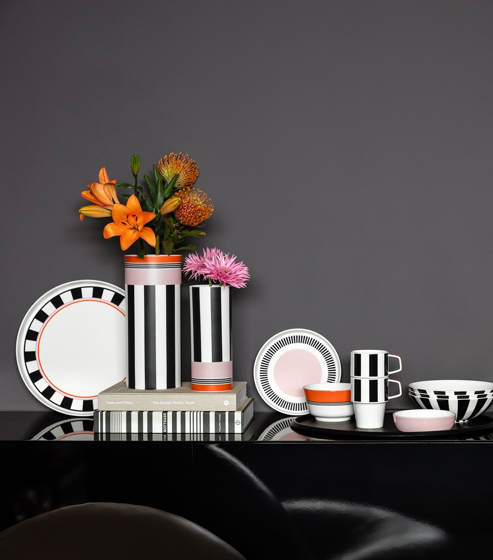 Porcelain Memphis Vase (24cm)