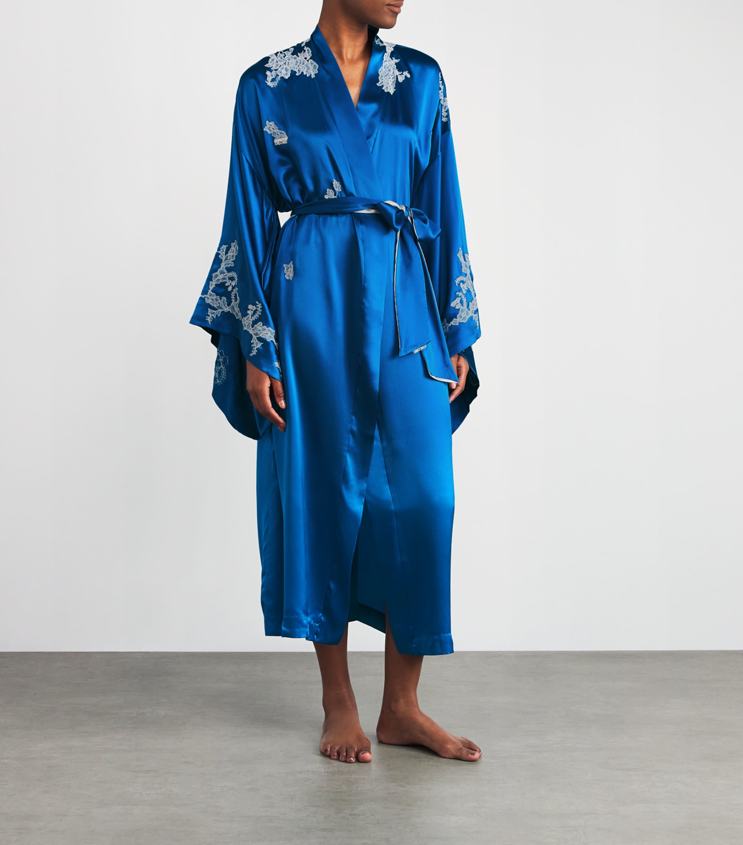TORLOWEI Blue Silk Tokoni Robe