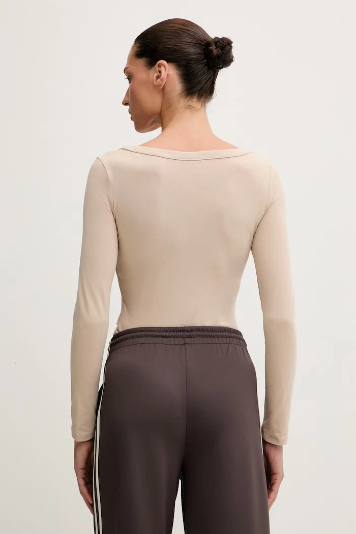 Guess pamuk ve elastanlı kadın body COLETTE