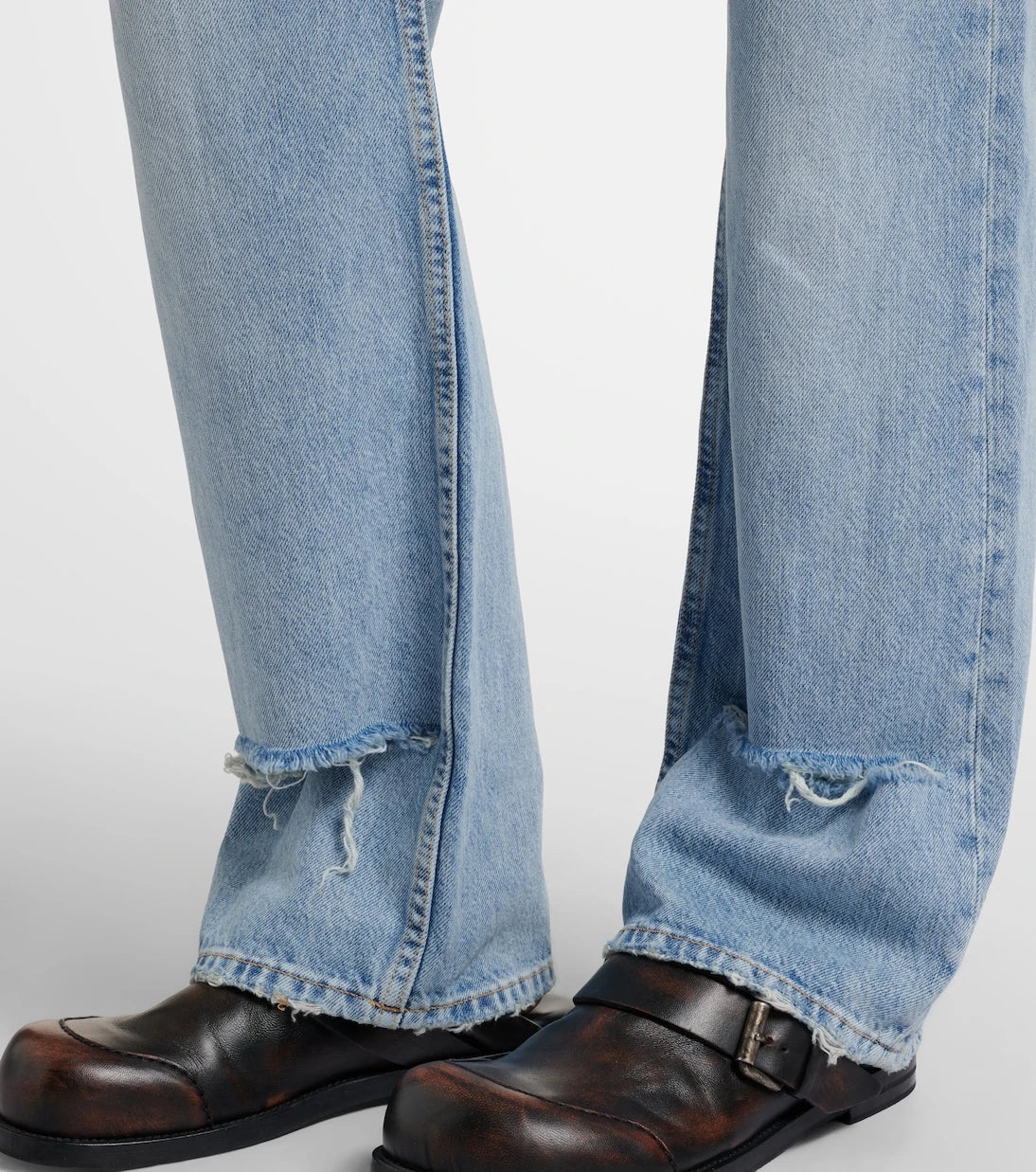 Acne Studios - جينز بقصة مستقيمة ومظهر عتيق (Distressed)