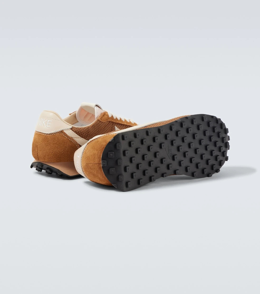 Nike - حذاء رياضي LD-1000 بحواف من الشمواه