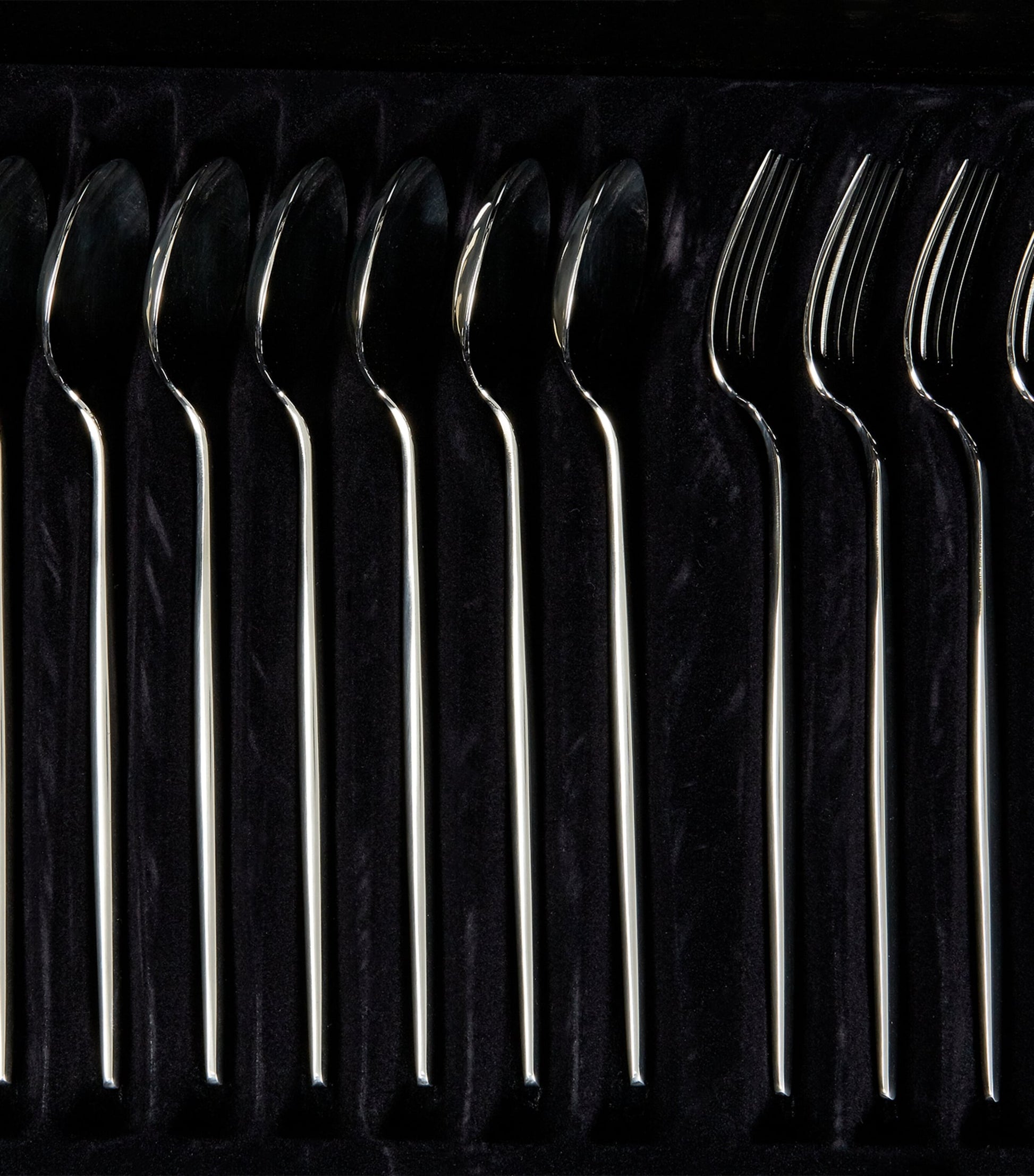 Cutipol Moon 75-Piece Stainless Steel Cutlery Set