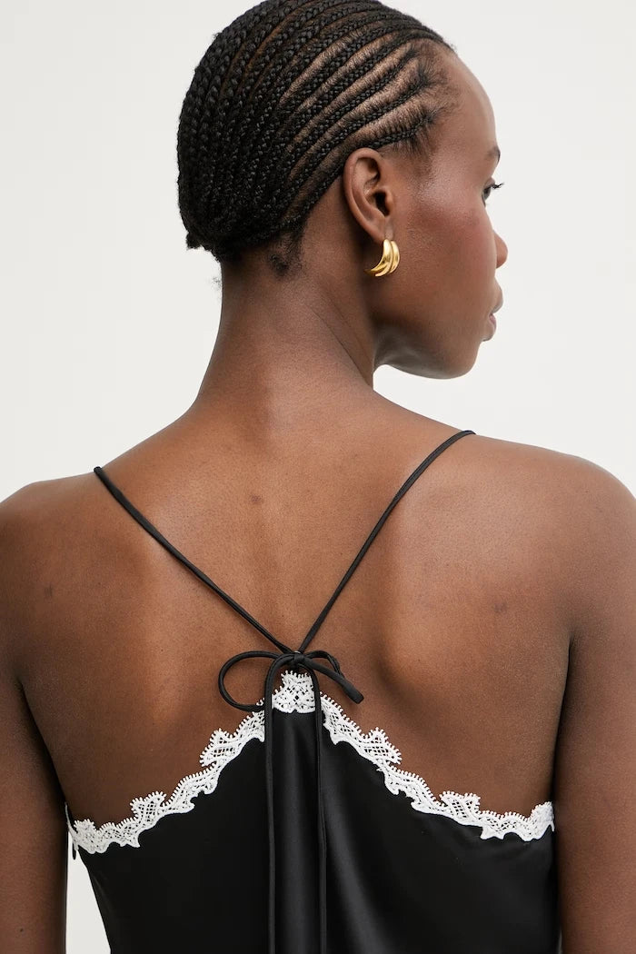 Pinko iç çamaşırı tarzı elbise