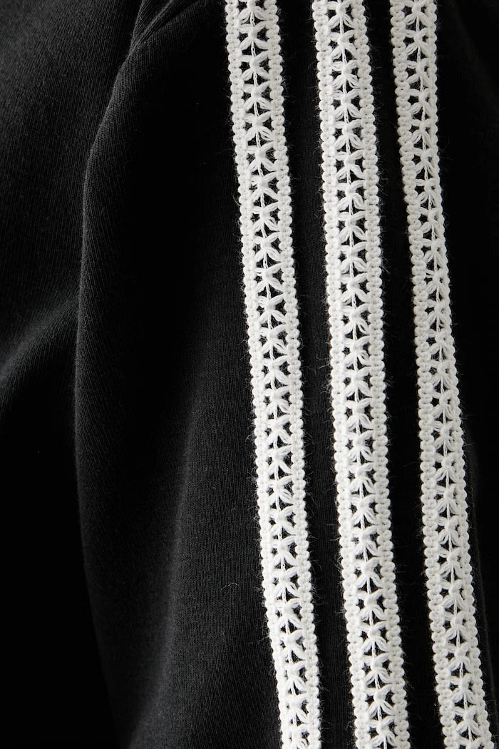 adidas Originals pamuk ve elastanlı kadın tişörtü