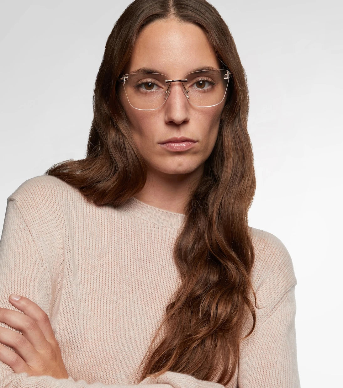 Fendi - نظارة فندي فيرست عين القطة مزينة بالكريستال
