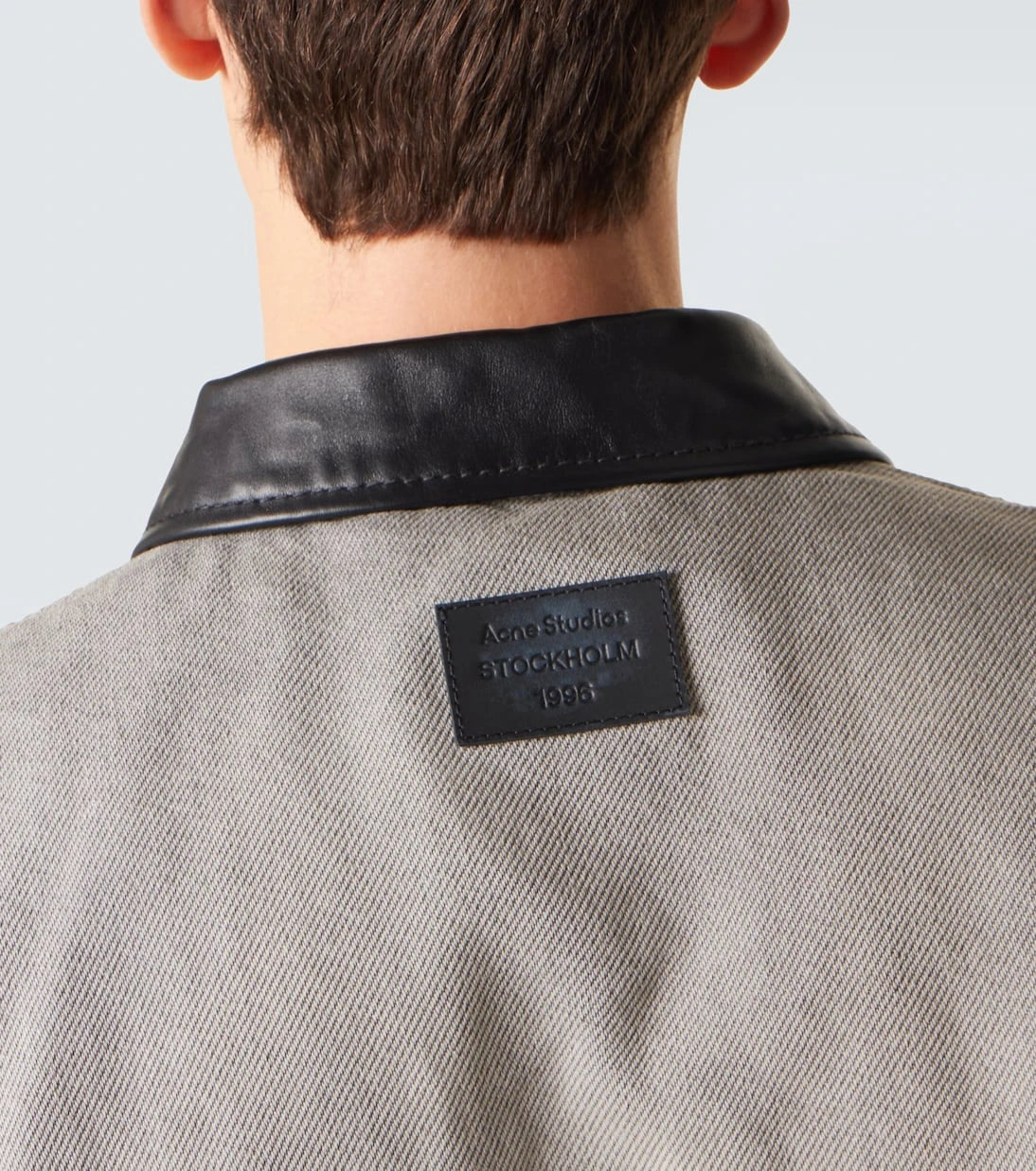 Acne Studios - جاكيت دينم بحواف جلدية