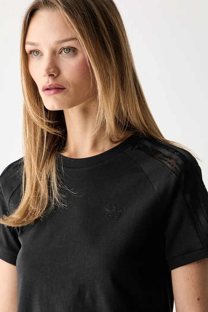 adidas Originals kadın pamuklu LACE CALI T-shirt