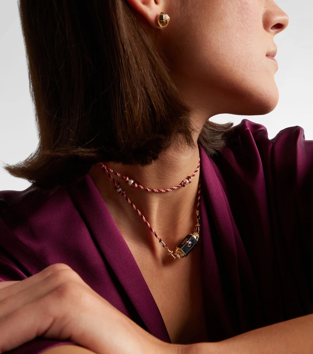 Marie Lichtenberg - Love Is Blind 18kt gold locket necklace with gemstones