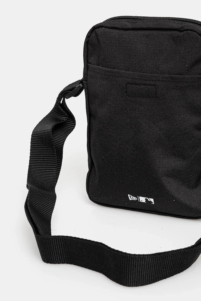 New Era - Чанта бъбрек MLB SIDE BAG NYY BLK