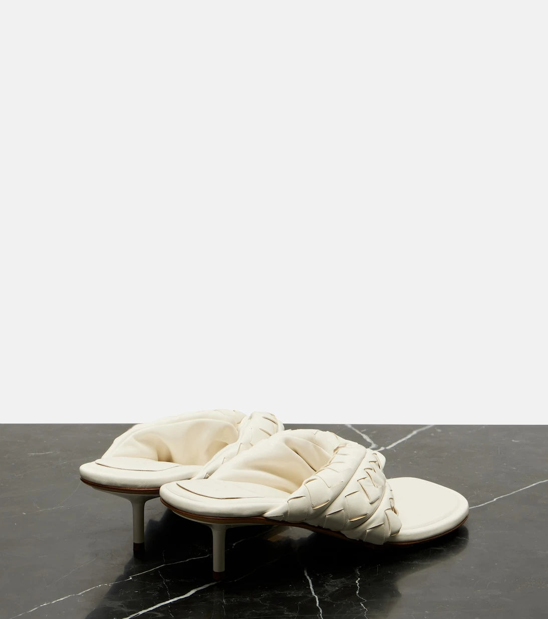 Bottega Veneta - Salsa Intrecciato leather thong sandals