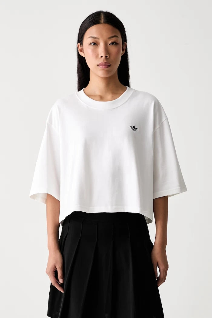 adidas Originals kadın pamuklu Essentials tişört