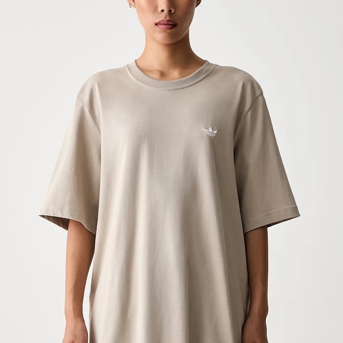 adidas Originals kadın pamuklu Essentials tişört
