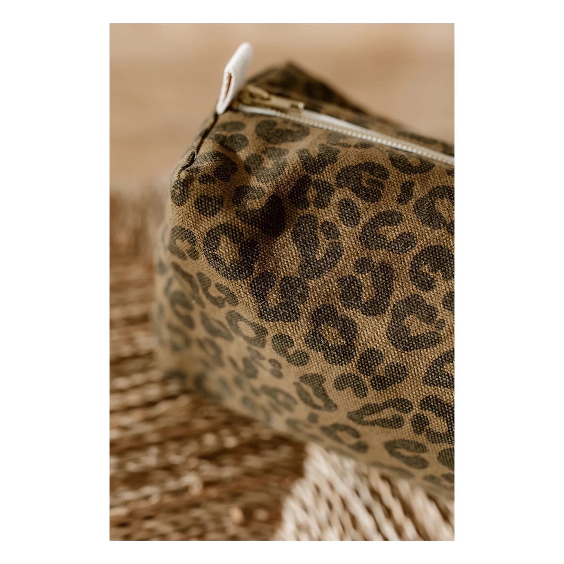 Rose in April - Vic Graou toiletry bag | Olive