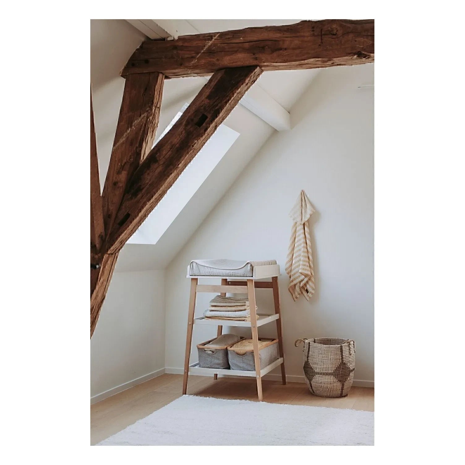 Quax - Hip Changing Table | Clay