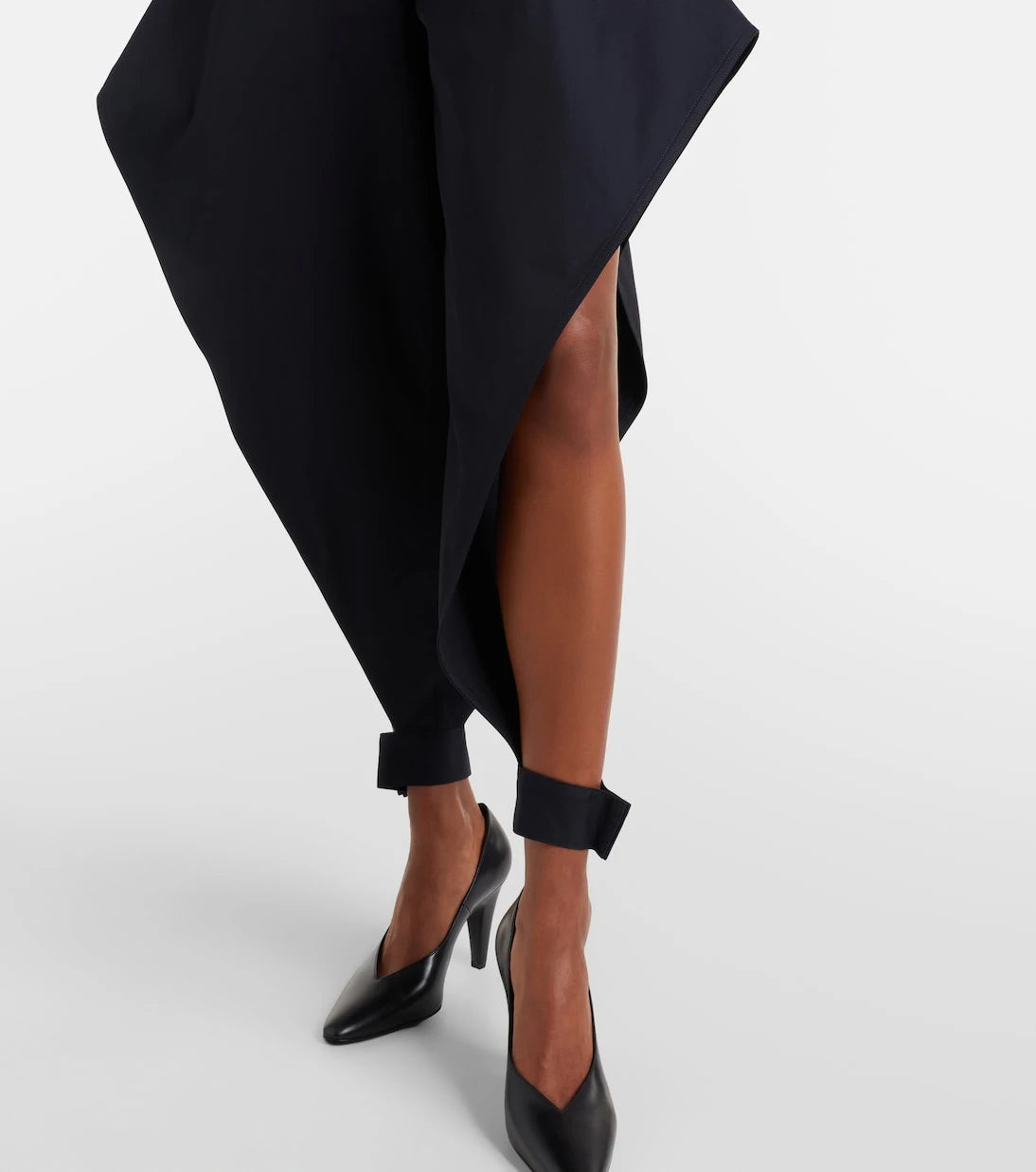 Alaïa - Ruffled cotton gabardine tapered pants