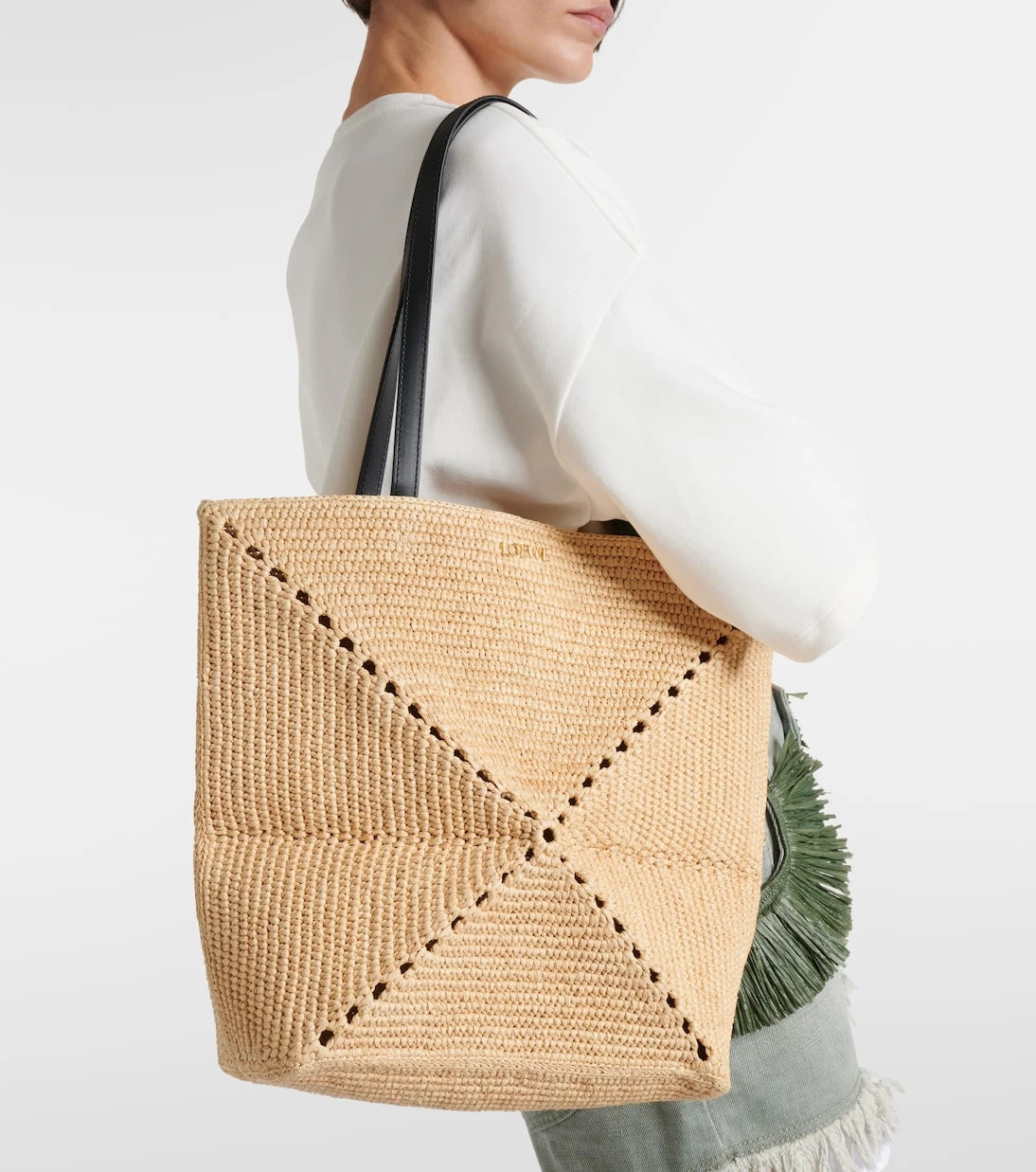 Loewe - حقيبة توتس باولا إيبيزا بازل فولد متوسطة الحجم