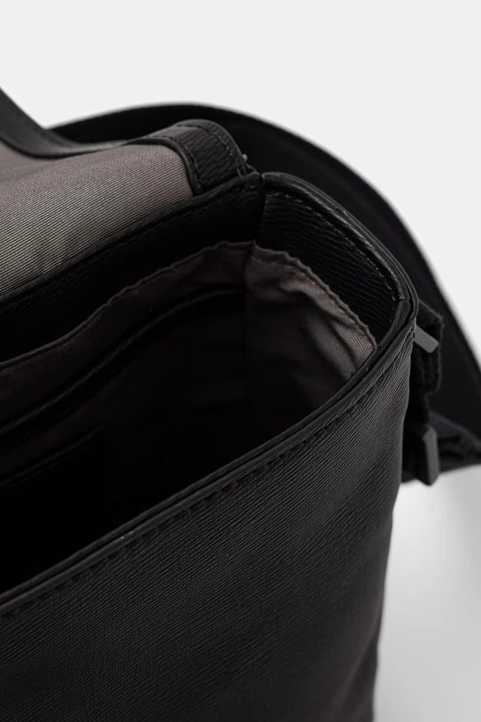 Calvin Klein erkek suni deri omuz çantası