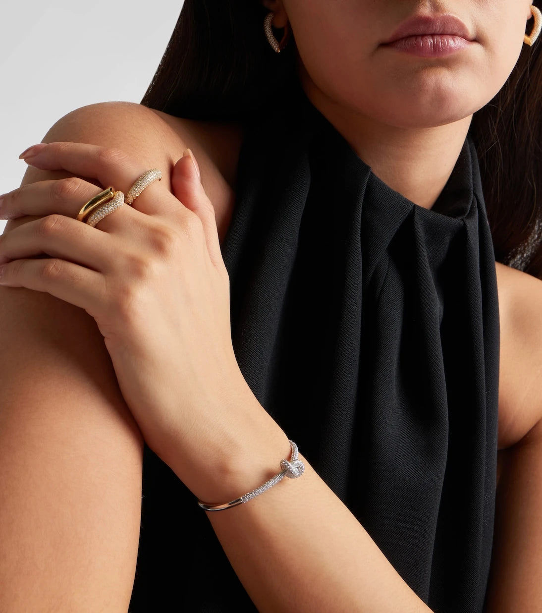 Engelbert - Legacy Knot 18kt white gold bangle with diamonds