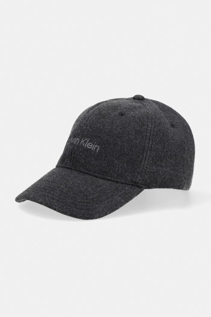 Calvin Klein kadın siperlikli şapka