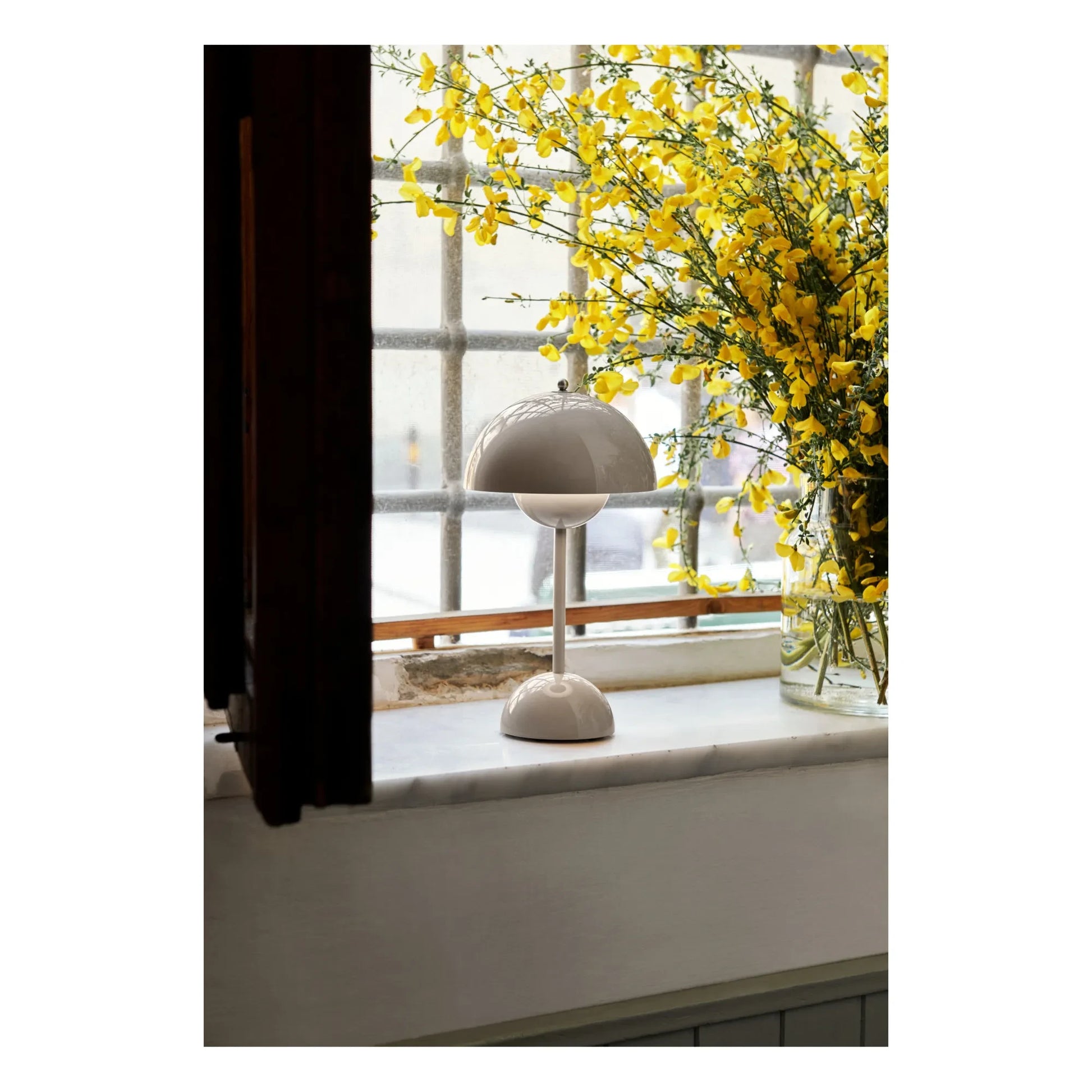 & Tradition - VP9 Flowerpot Portable Table Lamp, Vernon Panton | Grey