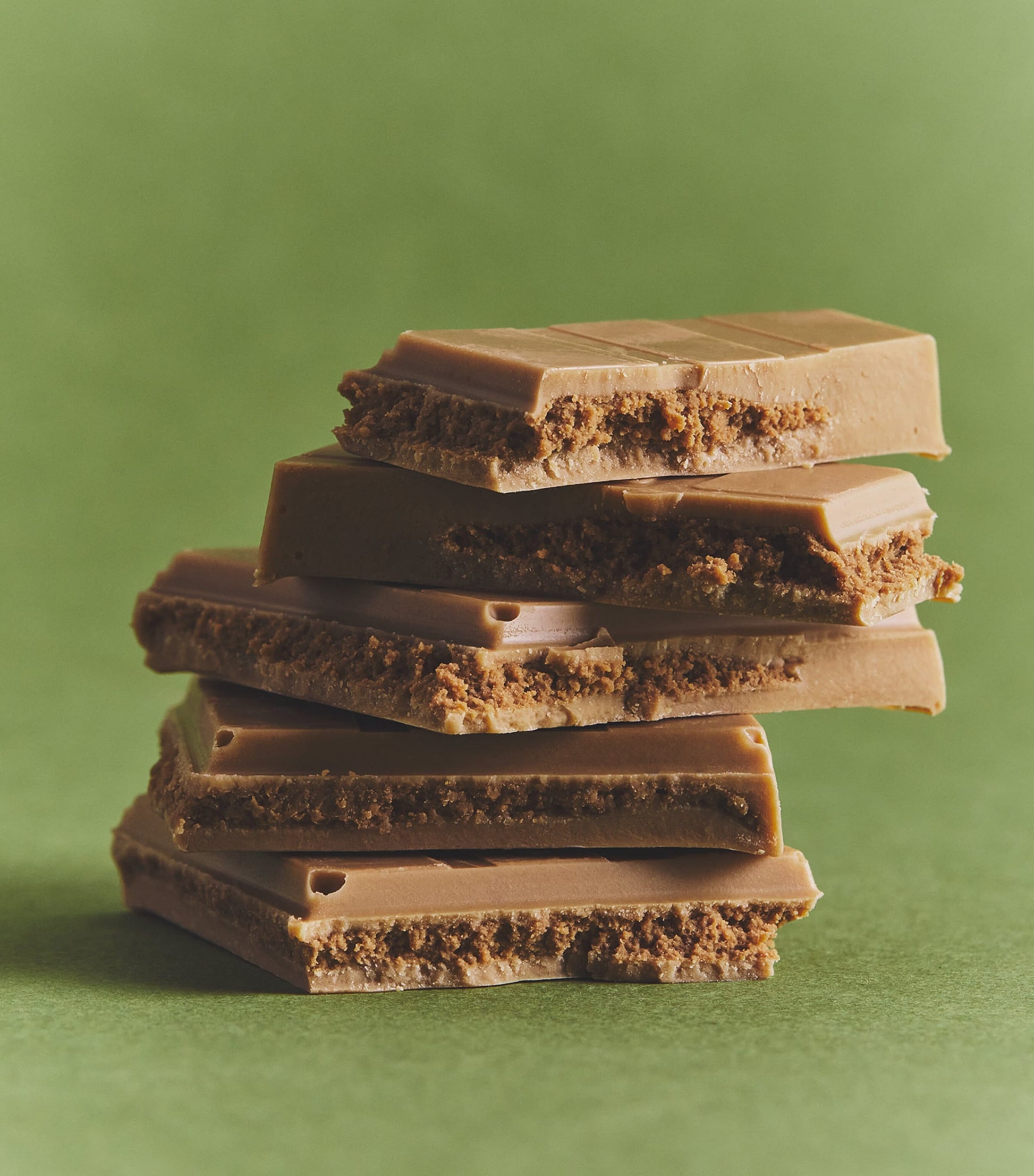 Biscuit-Filled Blonde Chocolate Bar (115g)