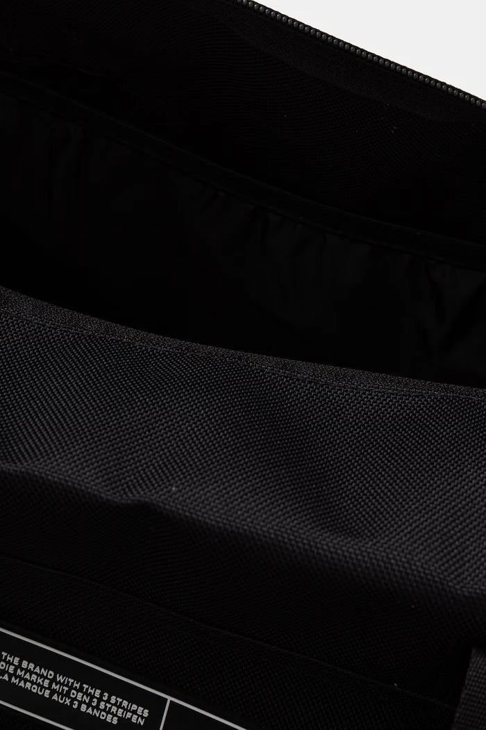 adidas спортна чанта