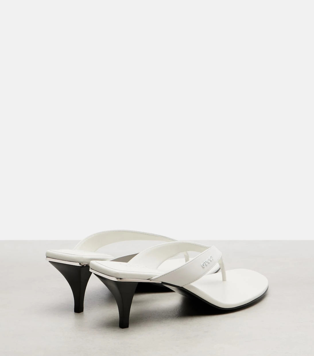 Gucci - Vittoria leather thong sandals