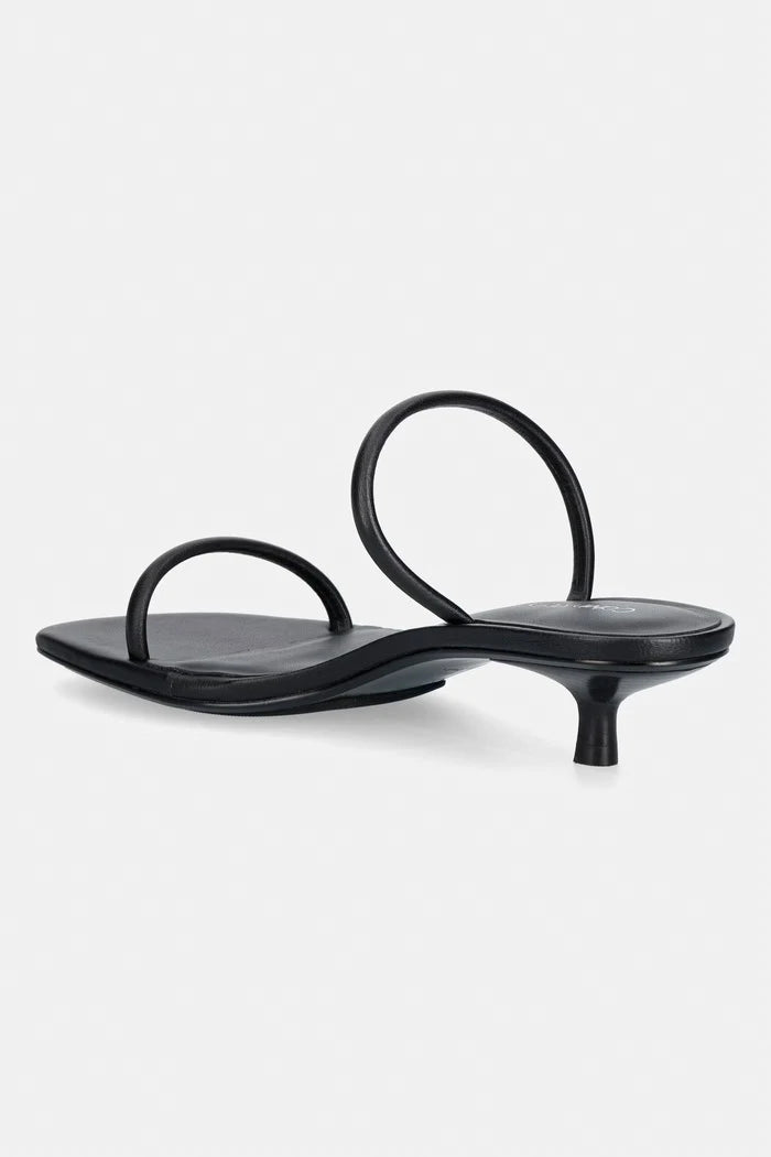 Calvin Klein deri ince topuklu sandalet KITT HEEL SNDL DOUBLE STRAP LTH