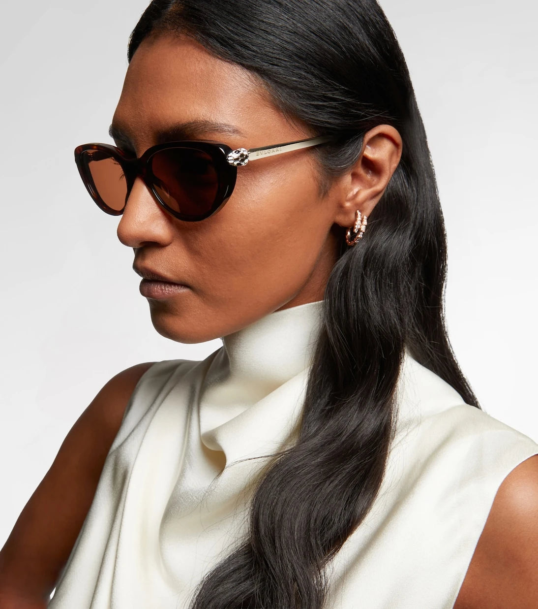 Bvlgari - نظارة شمسية Serpenti Forever بتصميم عين القطّة