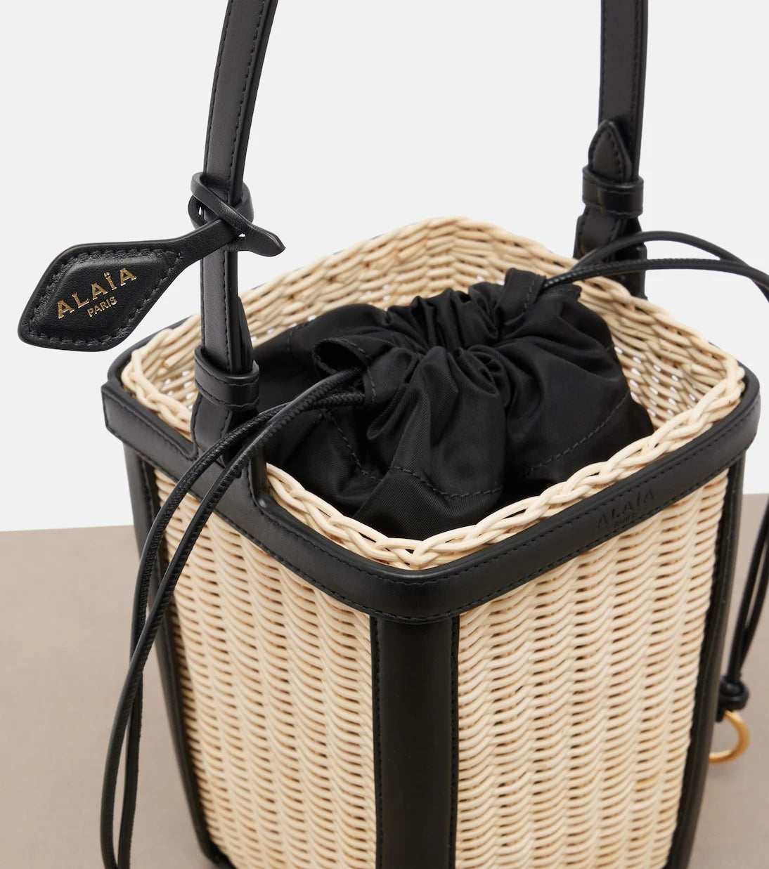 Alaïa - Small wicker and leather bucket bag