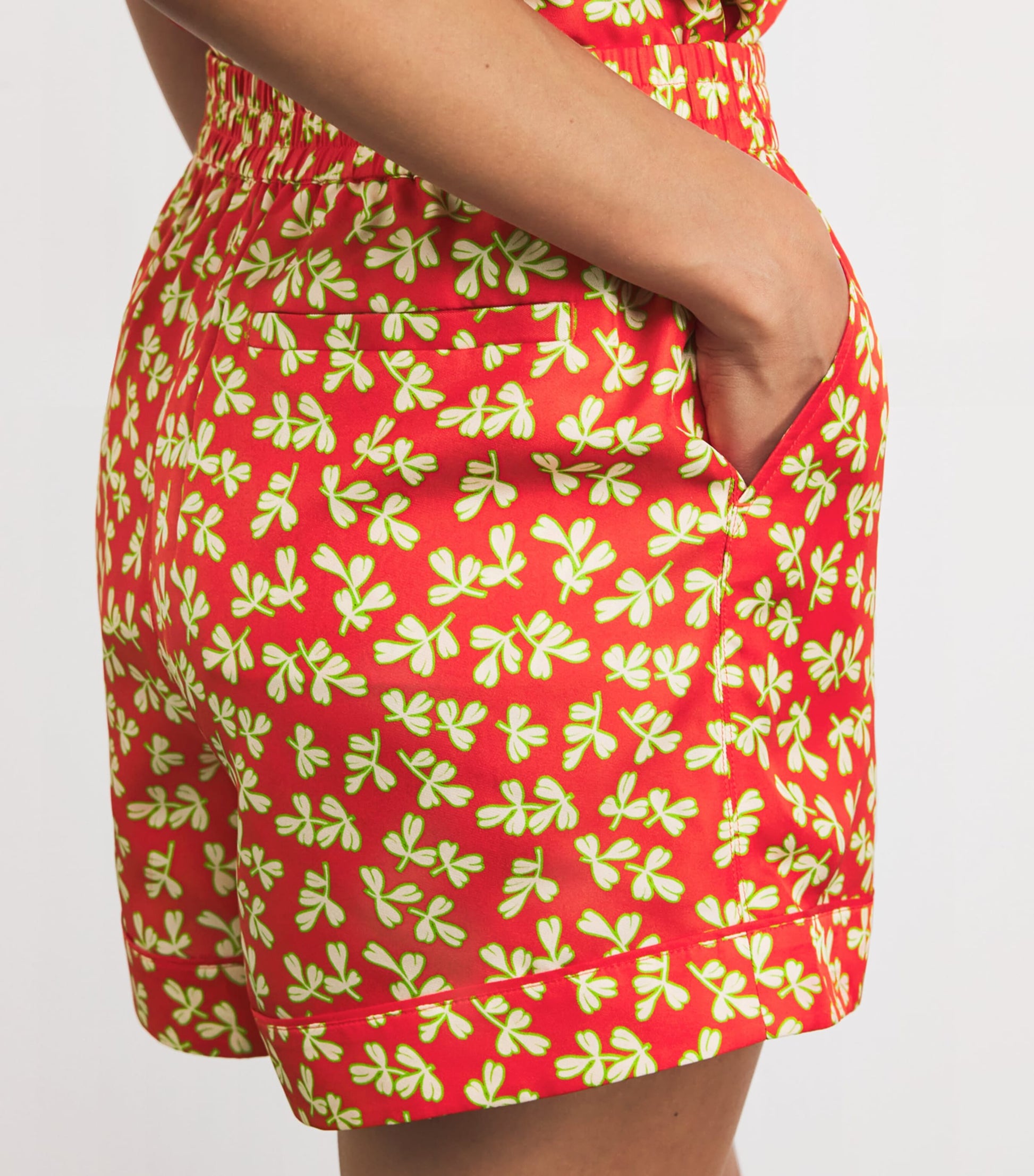 Silk Leaf Print Shorts RED LITTLE LEAVES