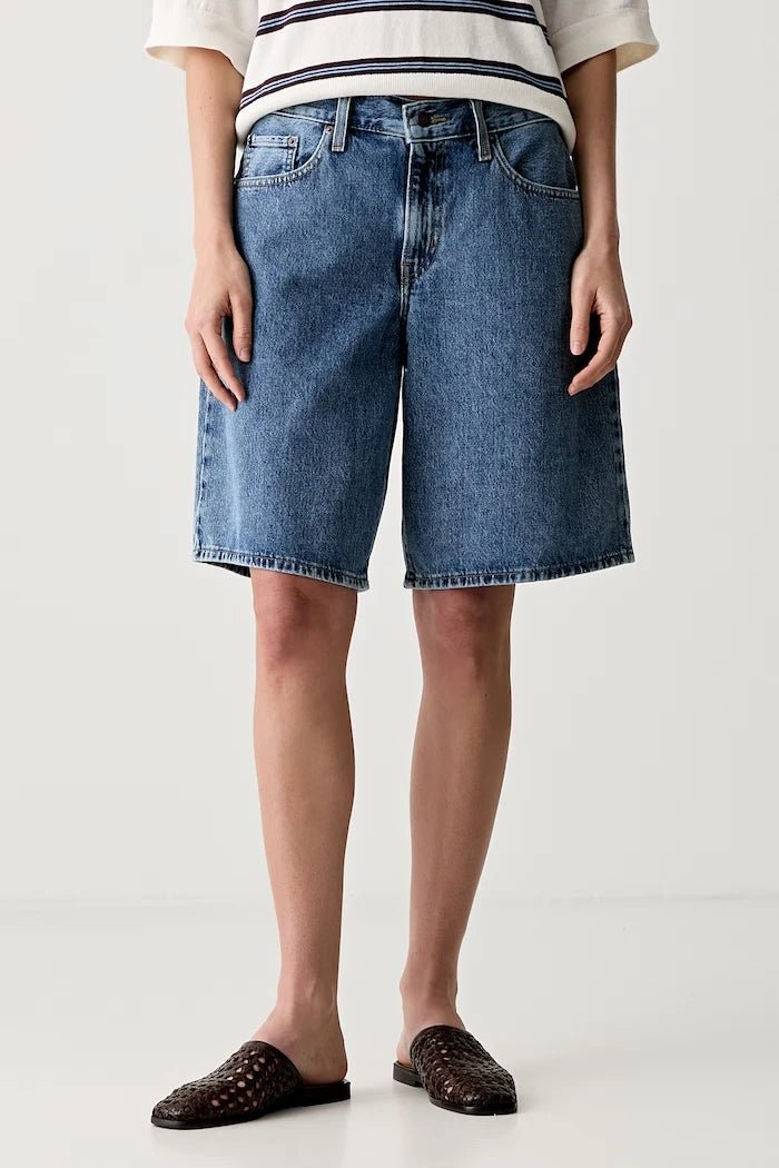 Levi's pamuklu kadın kısa şort SQUARE PEG