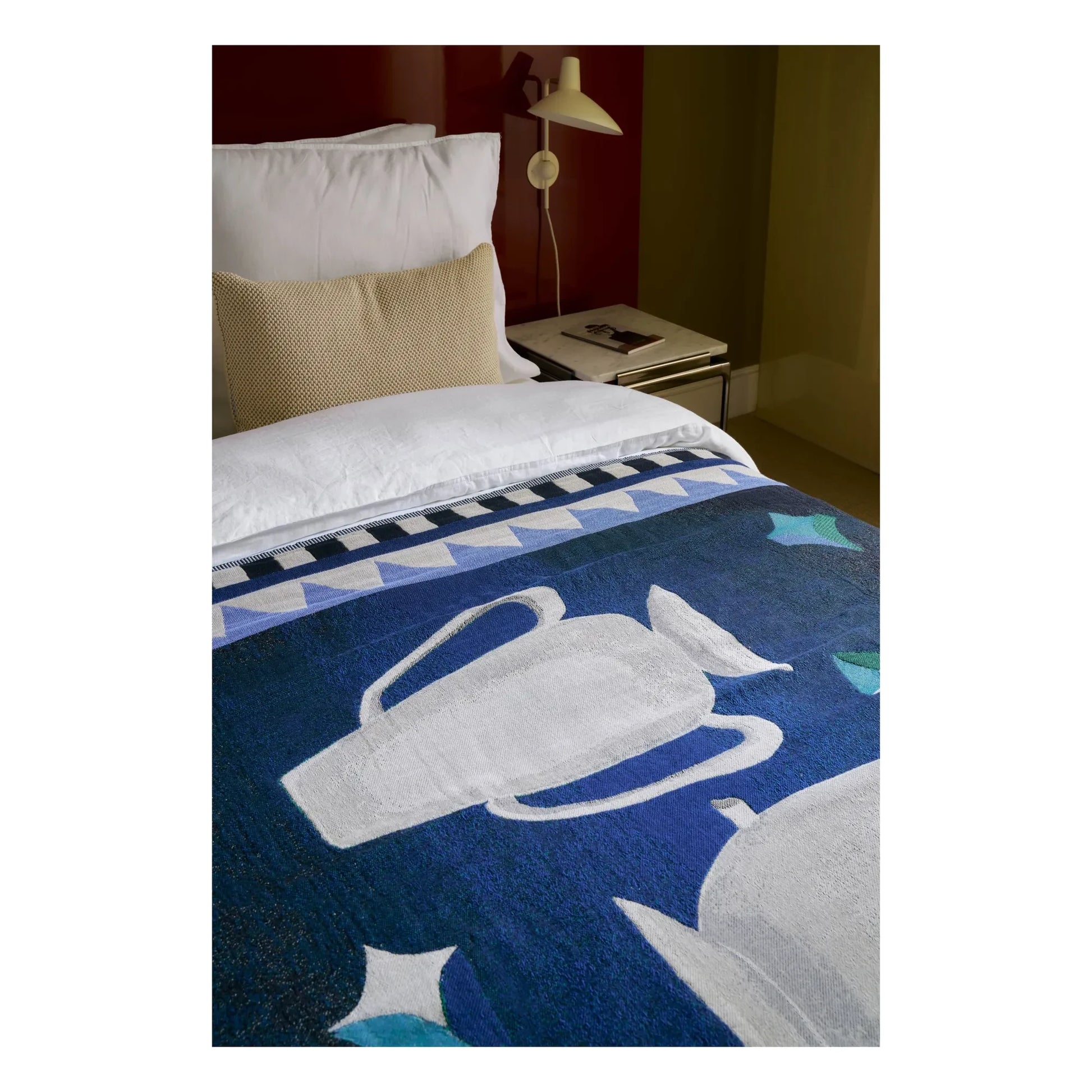 & Tradition - Momento JH46 Throw, Jaime Hayon | Blue