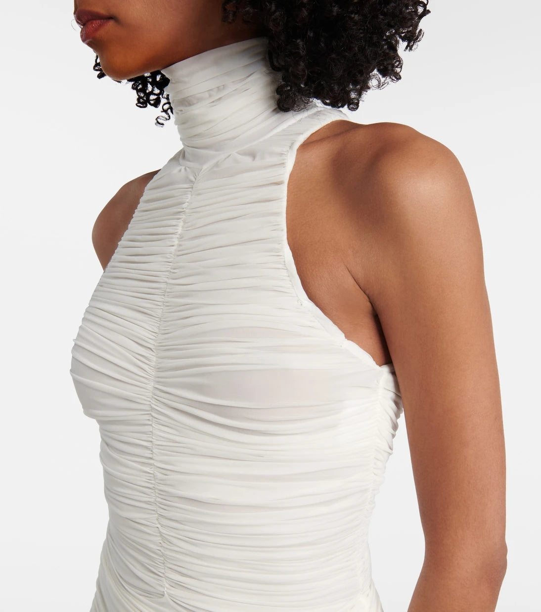 ماجدة بوتريم - فستان ماكسي شفاف مزموم بياقة عالية