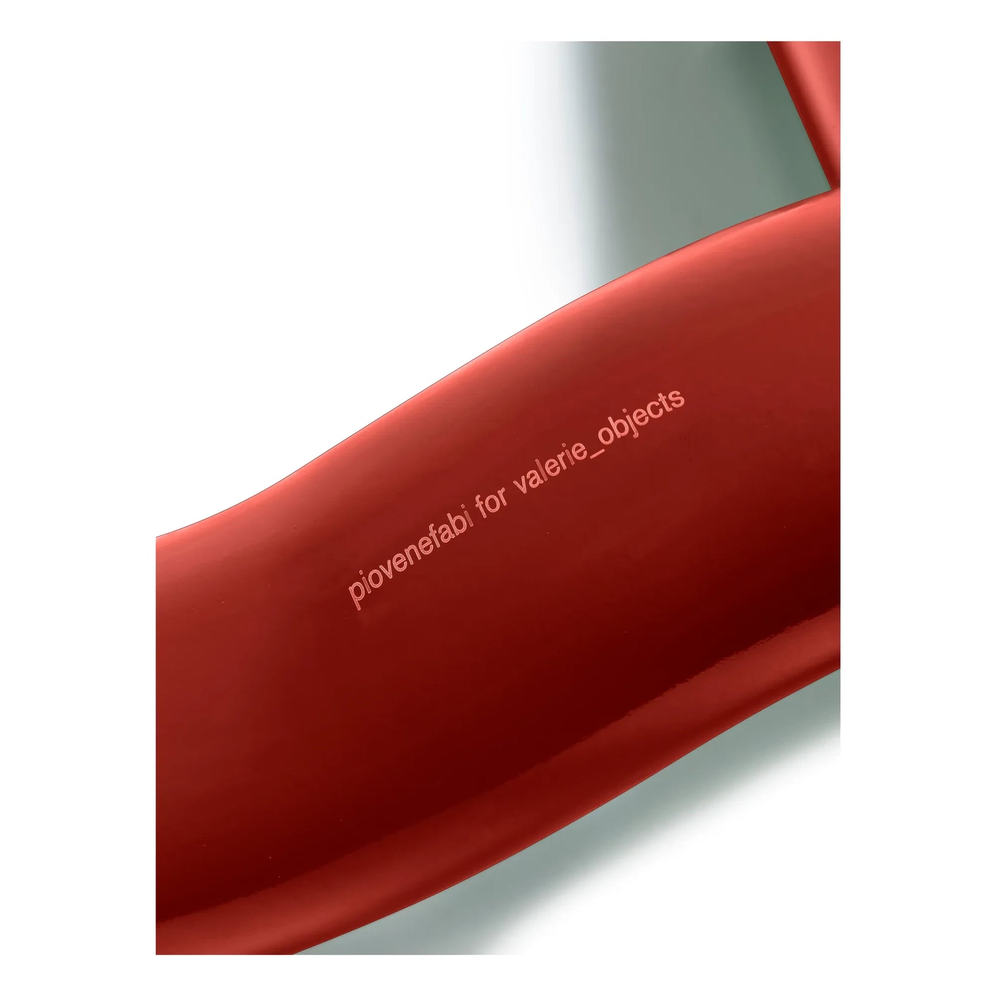 Valerie Objects - La Due table lamp | Red