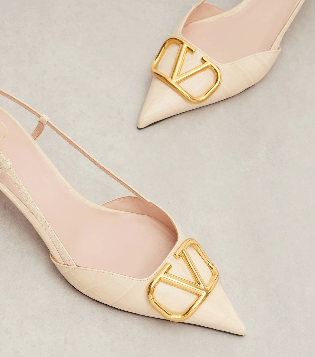 Valentino Garavani - VLogo 40 leather slingback pumps