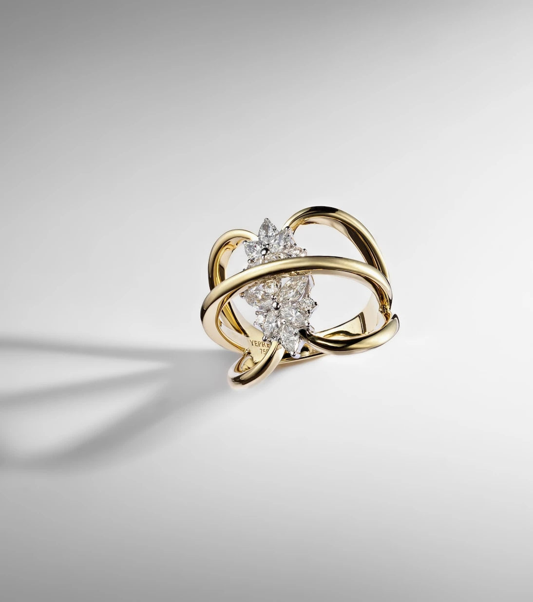 Yeprem - Golden Strada 18kt gold ring with diamonds