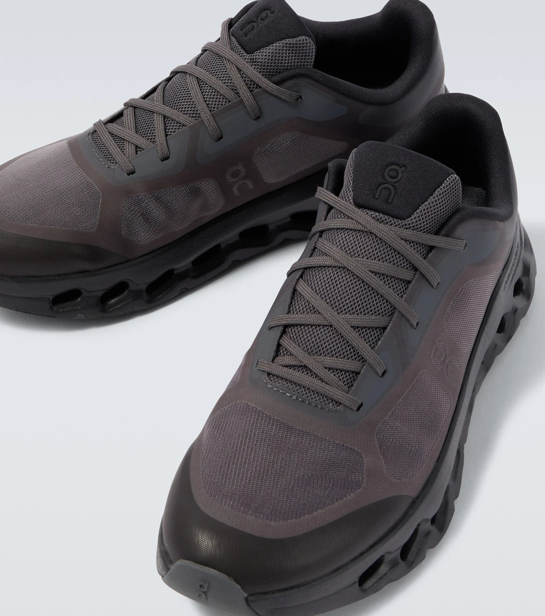 On - Cloudtilt Remix running shoes